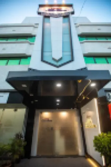 靠近T2機場的Naaz行政酒店