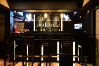 Treebo Durga Boji Grand, 戈尼科普帕爾鎮 - 酒吧