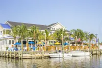 Fairfield Inn & Suites Chincoteague Island Waterfront Các khách sạn ở Chincoteague