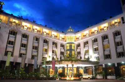 山帝王子飯店 Vidya Vikas Diploma College附近的飯店