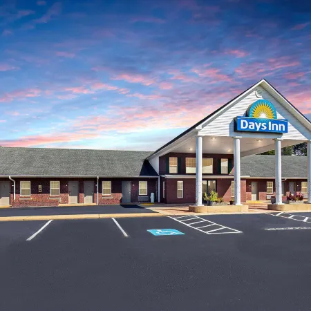 Days Inn by Wyndham Savannah