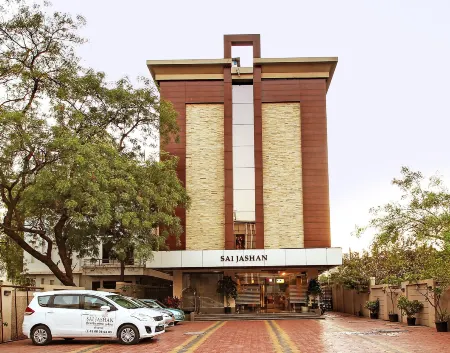 Hotel Sai Jashan Shirdi - Where Blessings & Comfort Meet Отели в г. Ахмеднагар