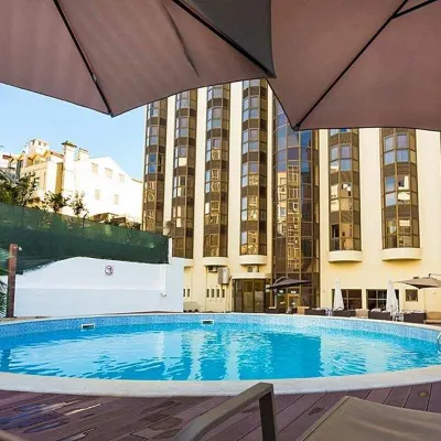 ليجينديري ليزبوا سويتس Hotels near محطة مترو راتو