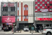 RedDoorz Plus @ Kedaton Lampung Hotel dekat AlfaMart 24 Jam