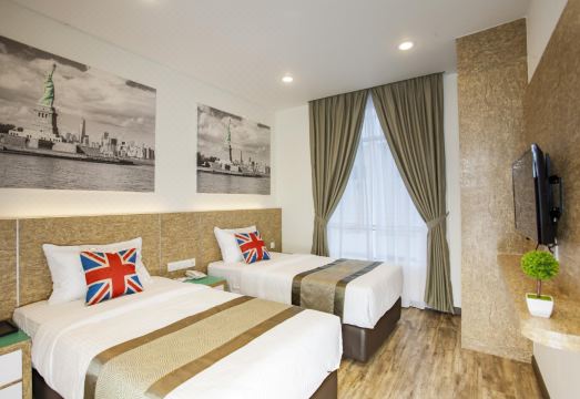 2. 나투라 호텔 조..