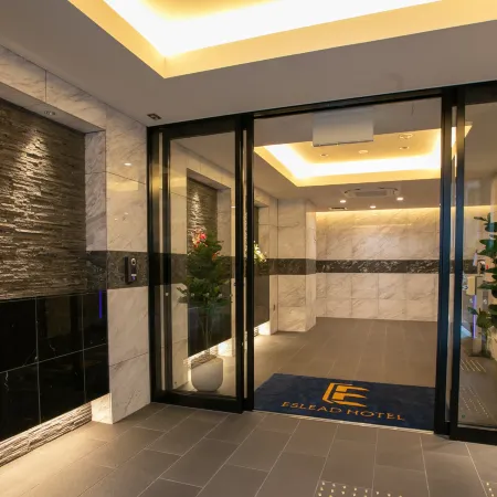 ESLEAD HOTEL Namba Daikokucho Отели рядом с достопримечательностью «Станция метро Daikokucho»
