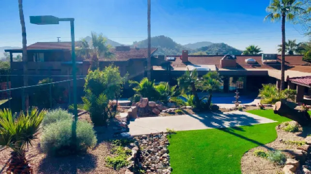 Mountain Views and Resort-Style Amenities - Spectacular Oasis Retreat