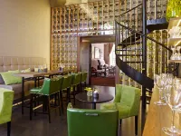 Van der Valk Hotel Bloemendal - ที่มีสระว่ายน้ำ