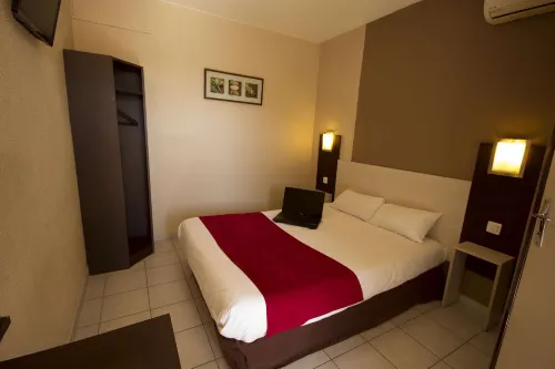 Brit Hotel Essentiel Sète / Balaruc Hotels in Montbazin