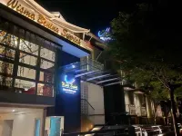Bening Boutique Hotel Managed by Salak Hospitality - Syariah Hotel Hotels in Pondok Gede