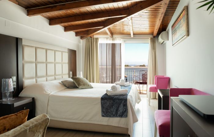 Nirikos Hotel