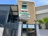 Gardenya Lara Suit Hotel - Homestays