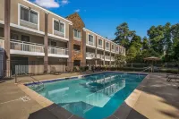 Quality Inn Northlake Hotels in Tucker