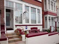 The Meltham Guesthouse Scarborough Hotels in Burniston