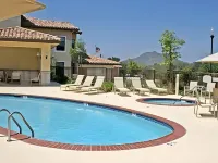 TownePlace Suites Thousand Oaks Ventura County - Pools