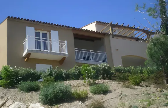 花園城市格里莫鄉村別墅酒店