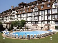 Hôtel Barrière l'Hôtel du Golf - Beach