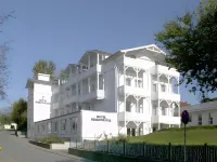 Koopmanns Hotel und Lädchen Hotels in Middelhagen