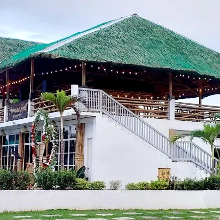 Calle Cinco Resort