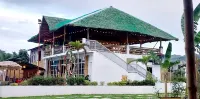 Calle Cinco Resort