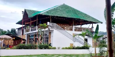 Calle Cinco Resort