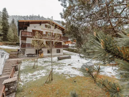 Haus Kötschach Отели рядом с достопримечательностью «Felsentherme»