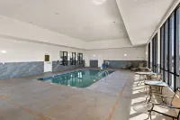 Comfort Inn & Suites - Pools