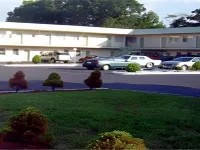 Starlite Motor Inn - parking
