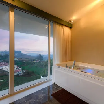 Clouds Nest by Aanvis Inn