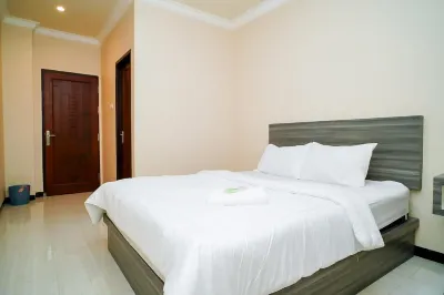 Mess Rejeki Redpartner Hotels in Mentawa Baru Hilir