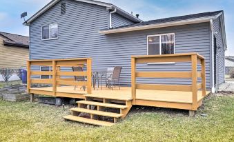 Charming Columbus Home ~ 7 Mi to Ohio State!