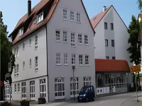 Lobinger Hotel Weisses Ross Hotels near Metzgerturm