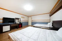 Haenam Woosuyoung Hotel Các khách sạn ở Jindo