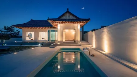 Gyeongju Grandjae Отели рядом с достопримечательностью «Gyeongju National Park»