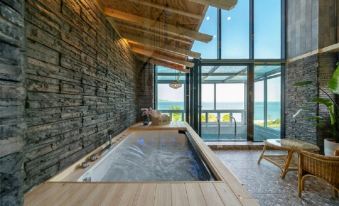 Geojedo Tsukinoya Ryokan Pool Villa