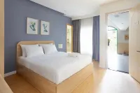 Larimar Villas Cô Giang Hotels near Black Rock Garden