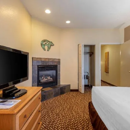 Turquoise Inn and Suites Cortez Near Mesa Verde