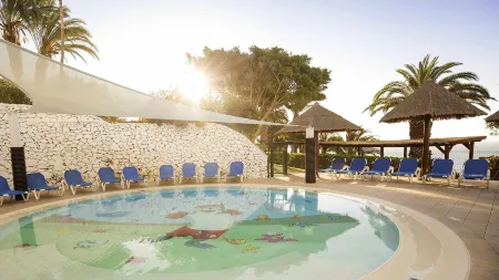 Robinson Esquinzo Playa - All Inclusive Отели в г. Хандия