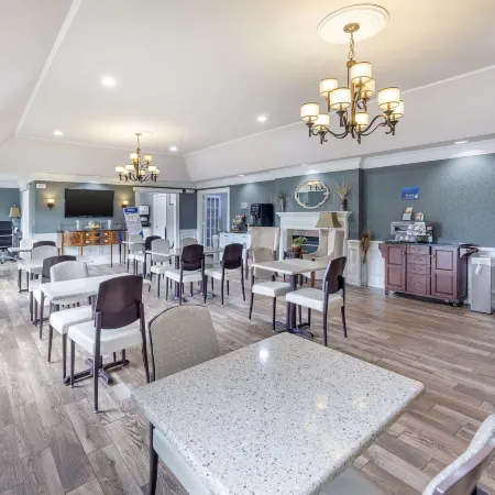 Best Western Spring Hill Inn  Suites