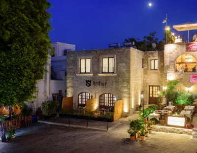 Arthur Suites Hotels near Arnaldo Gate
