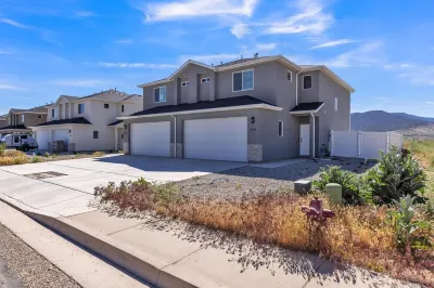 The Ideal Getaway 3 Bedroom Home by RedAwning Hotels in Iron County
