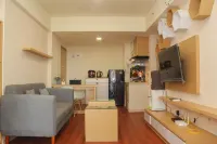 컴포트 & 나이스 2BR 앳 메이카르타 아파트먼트 South Cikarang 호텔