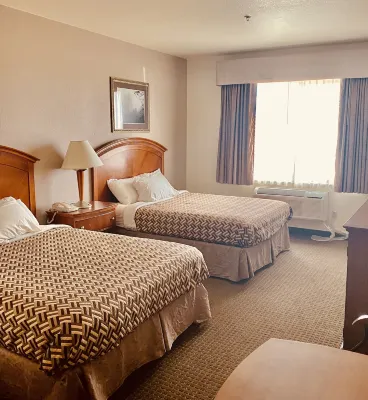 A Riverside Inn Travelodge by Wyndham - 2-Star