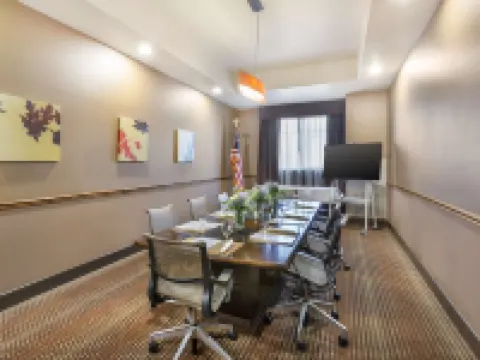 ベスト ウエスタン プレミア フリーポート イン & スイーツ コーディのホテル