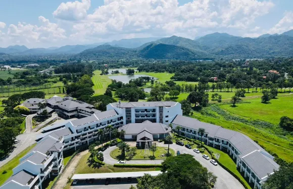 詹姆斯爵士度假村