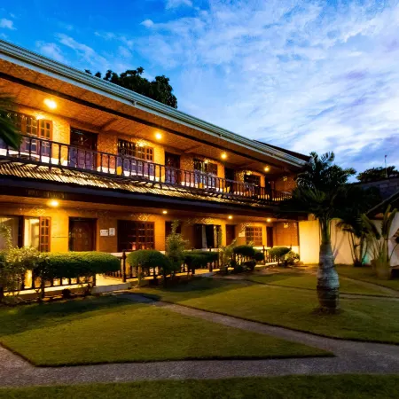 Coucou Bar Hotel and Restaurant