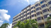 Hotel Grand Crystal Hotel dekat Lecture Theatre