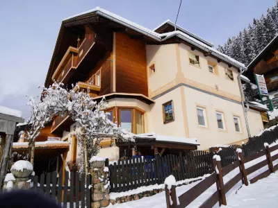 Group Holiday Home in Hippach with Dreamy Views Hotels in der Nähe von Pfarrkirche Hippach