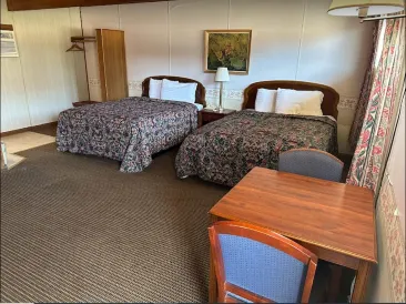 Love Hotels Western Holiday by OYO at Harlan Lake NE