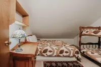 Snowater Condo #57 - A Great 2-Story Family Condo That Sleeps 6!